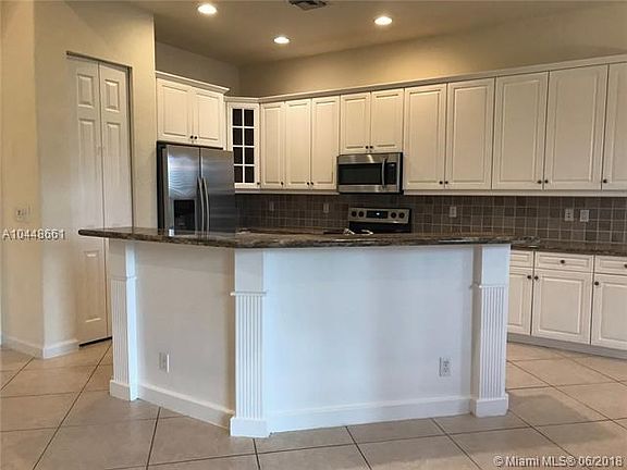 Updated kitchen granite counters, new stainless steel applia