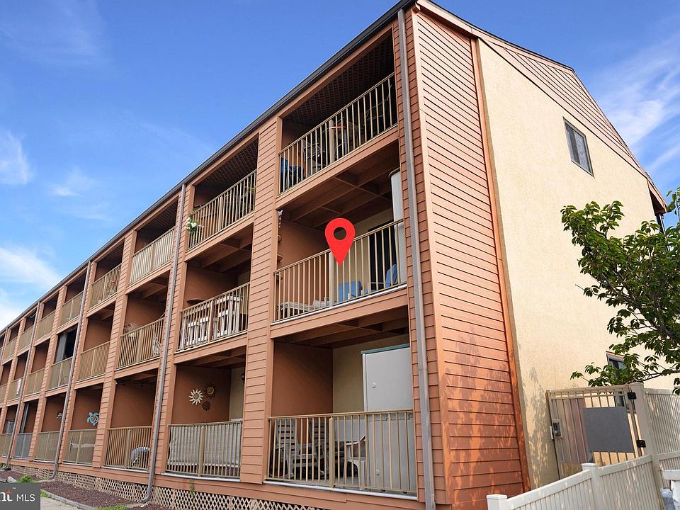 1st image of 202 32nd St Unit 210
