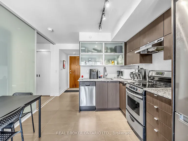 170 Fort York Blvd #407 — Photo 17