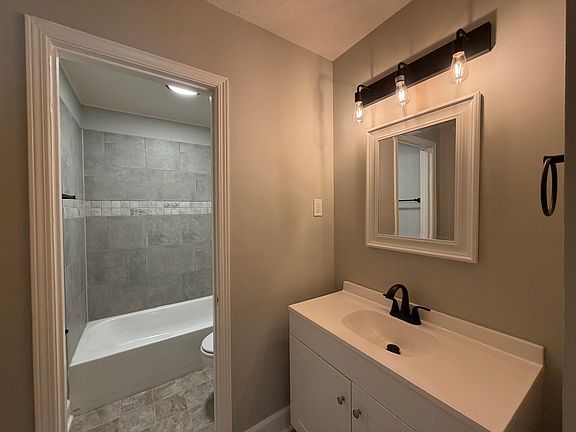 4th image of 620 Rampole Ave
