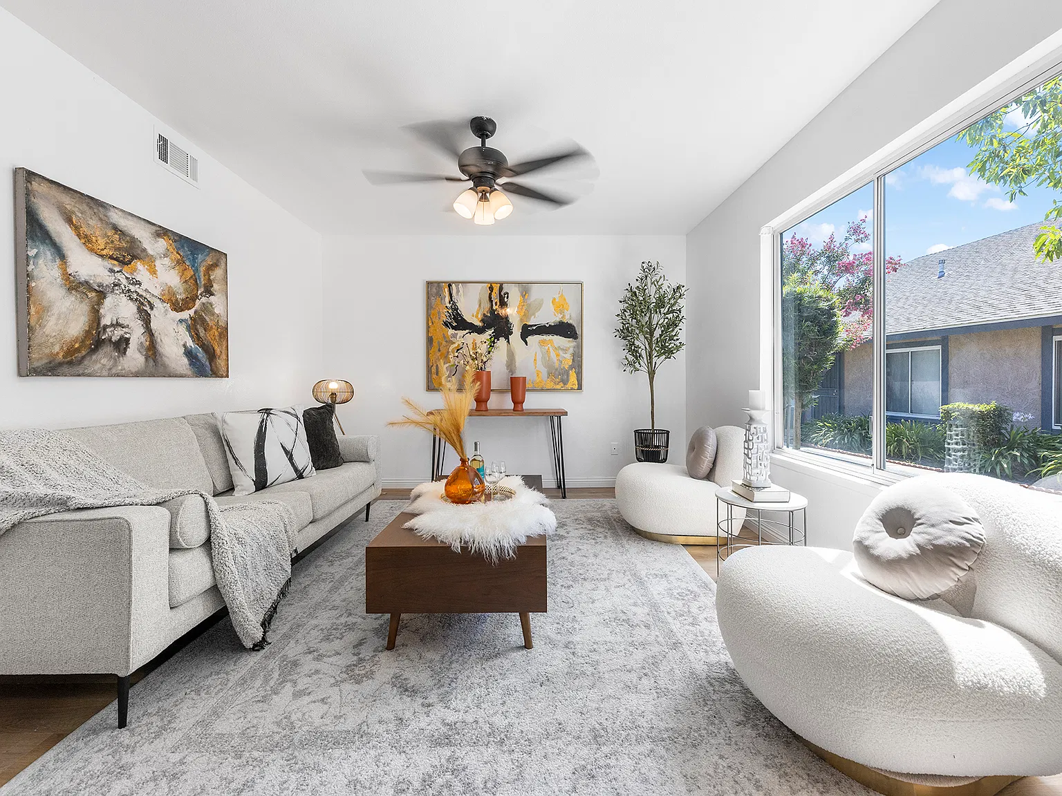 3 bed, 1.5 bath, 1136 sqft, $3,200 — Photo 4