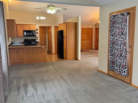 5th image of 38161 Fieldstone Dr
