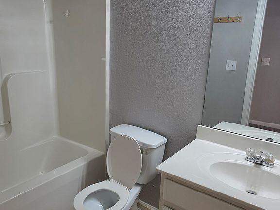 3rd image of 325 Brookview Dr