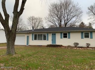 1833 S Donna Dr, Stevensville, MI 49127