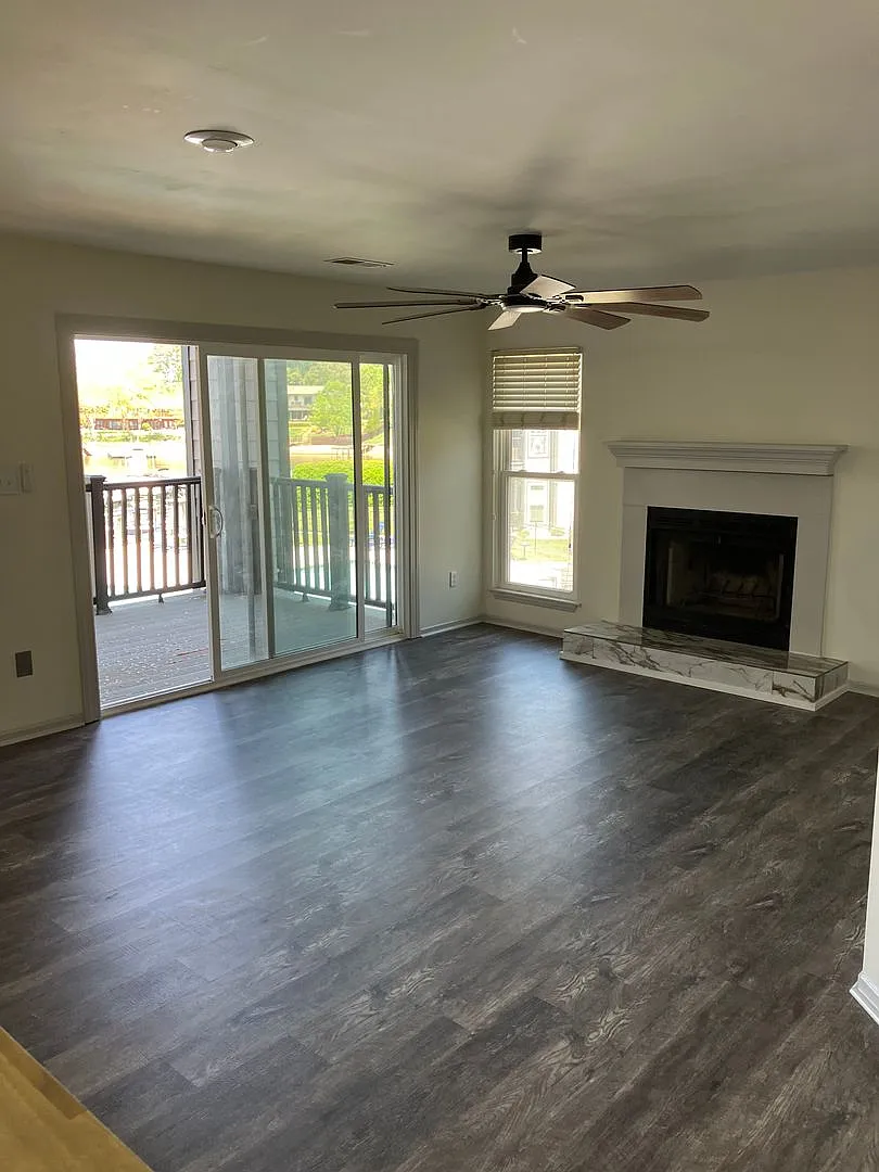 Cornelius waterfront condo — Photo 3