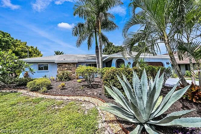 3 bed, 2.0 bath, 1510 sqft, $8,995 — Photo 3
