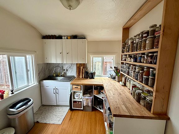 2nd image of 3420 Floral Dr