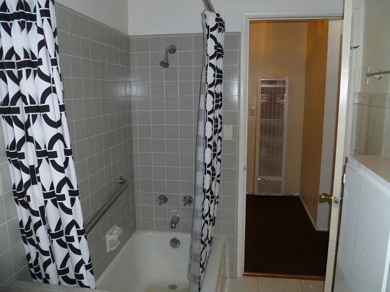 2nd image of 1401 Ximeno Ave