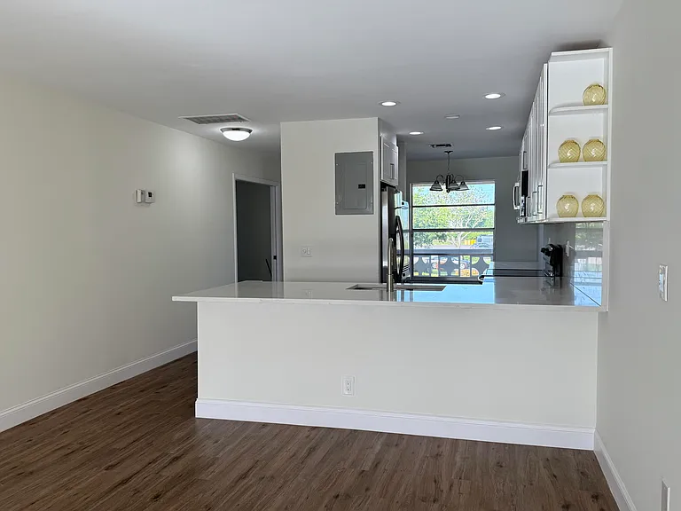 1340 NW 18th Ave #202 — Photo 10