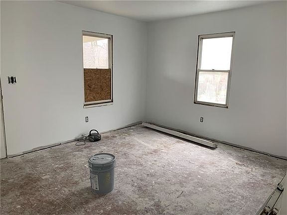 3rd image of 127-127.5 Lincoln Ave