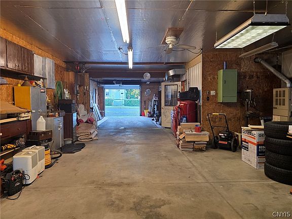 3rd image of 515 Niagara St