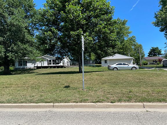 2nd image of 509 W 2nd St