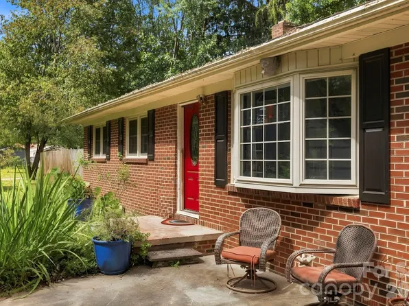 10687 Cruso Rd, Canton, NC 28716