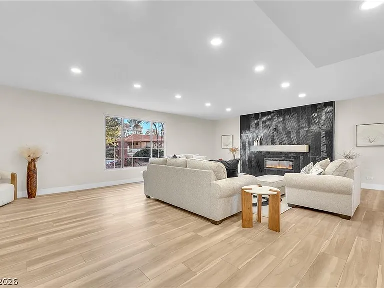 2868 Vista Del Sol Ave — Photo 26
