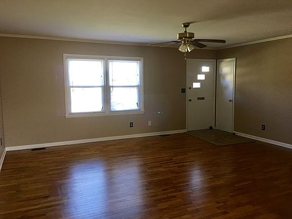 2nd image of 2522 Baylor Pl