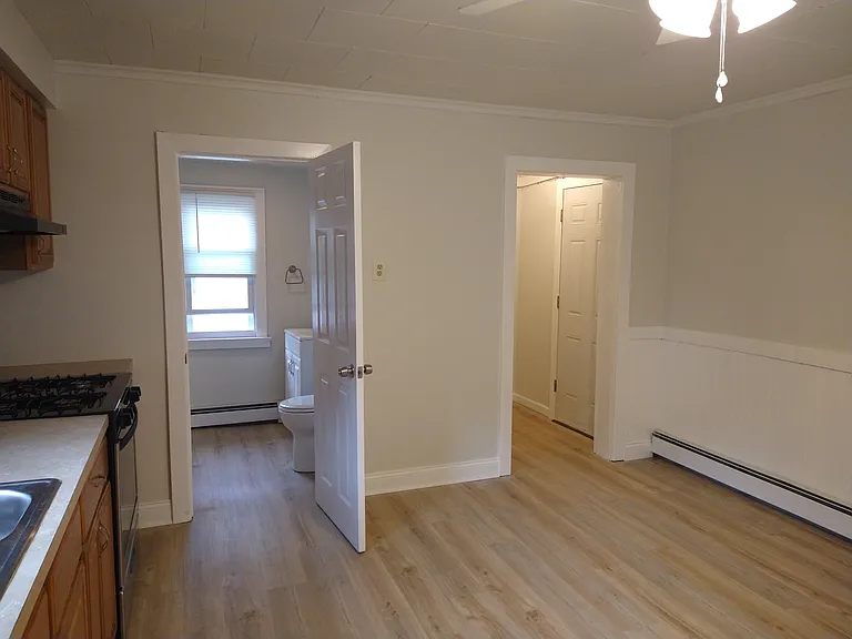 48 Union St — Photo 4