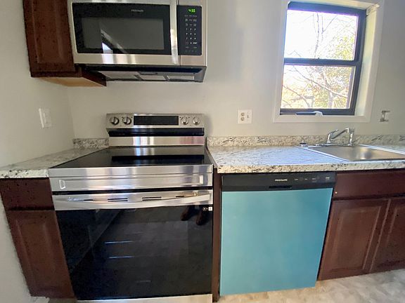 3rd image of 5805 Dockridge Ct