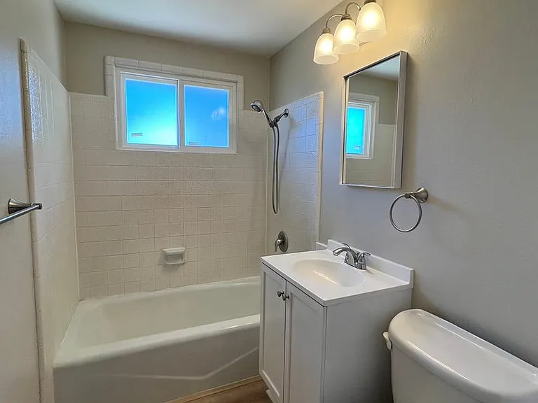324 N Central Dr — Photo 22