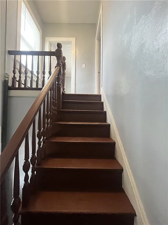 2 bed, 1.0 bath, 890 sqft, $1,600 — Photo 3