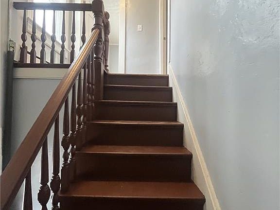 3rd image of 25 10th St #2