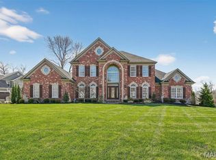 1449 Fairbrook Dr, Saint Louis, MO 63131