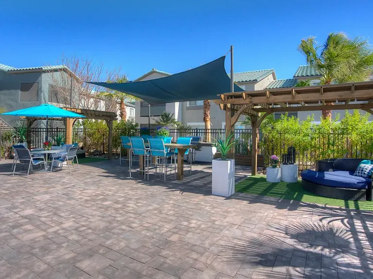 Millennium East Luxury Apartment Homes — Photo 14