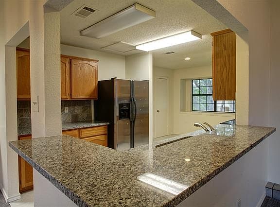 4th image of 1808 Palo Alto Dr
