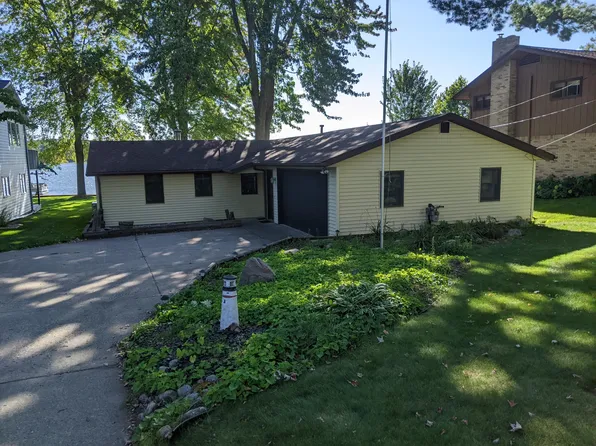 4040 S Sherman Ave, Fremont, MI 49412