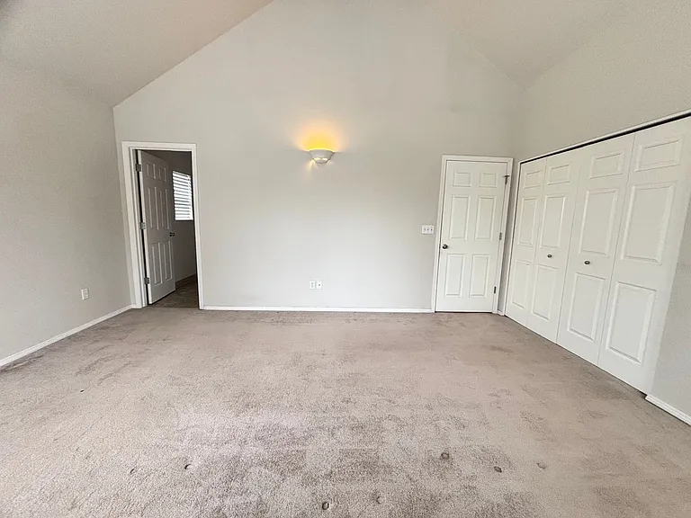 6931 N Borthwick Ave — Photo 12