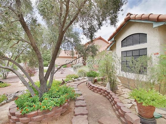 2nd image of 1666 Laurel Oak Dr
