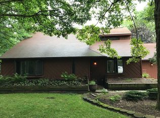 5586 Fern Dr, Fenton, MI