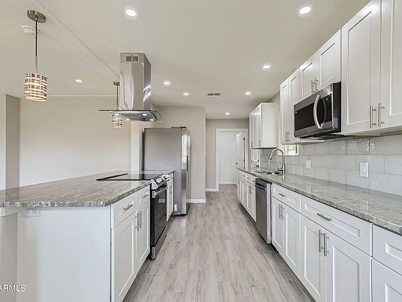 4th image of 2132 W Gardenia Dr