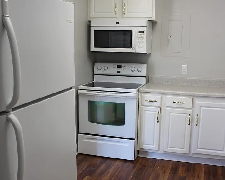 5213 Spruce Dr — Photo 5