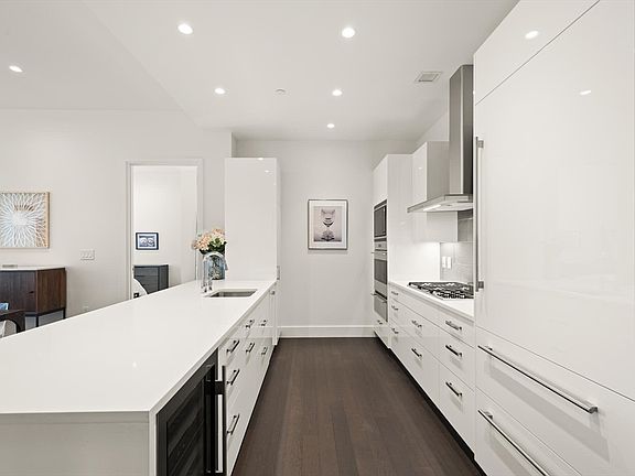 2nd image of 50 Liberty Dr Unit 11L