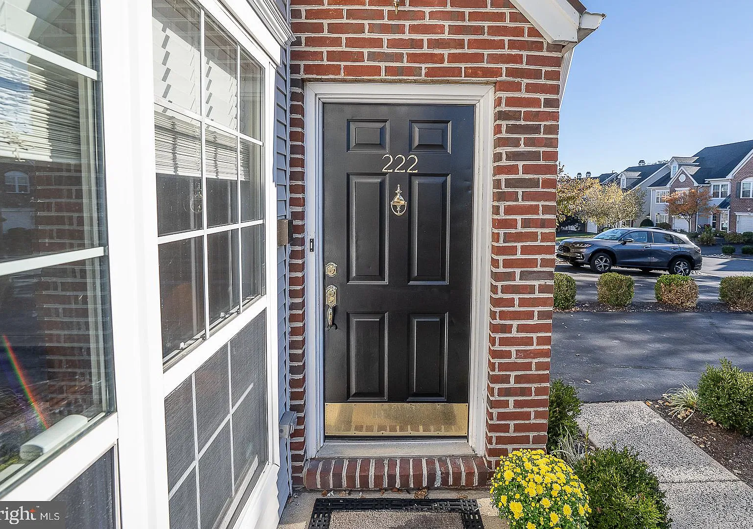 3 bed, 2.5 bath, 2216 sqft, $3,800 — Photo 3