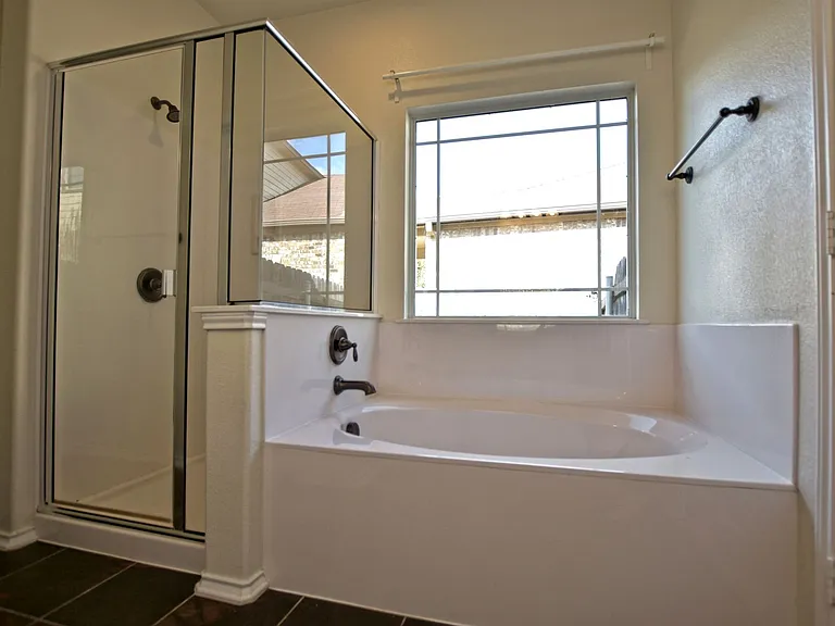 2717 Claremont Ct — Photo 22
