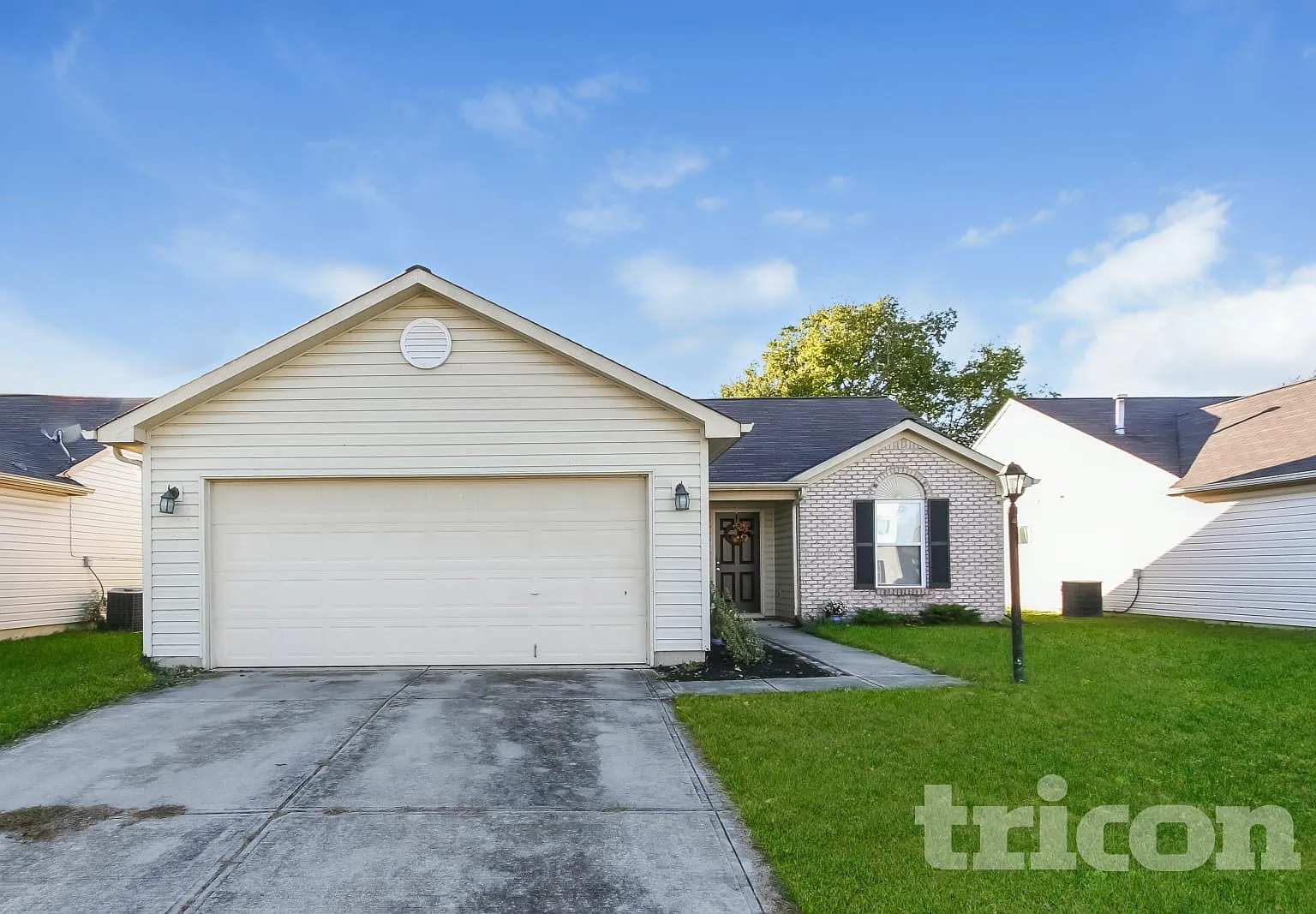 1424 Round Lake Road Greenwood IN — Photo 1