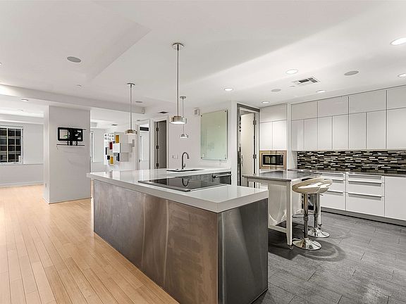 4th image of 1505 Elm St APT 1003