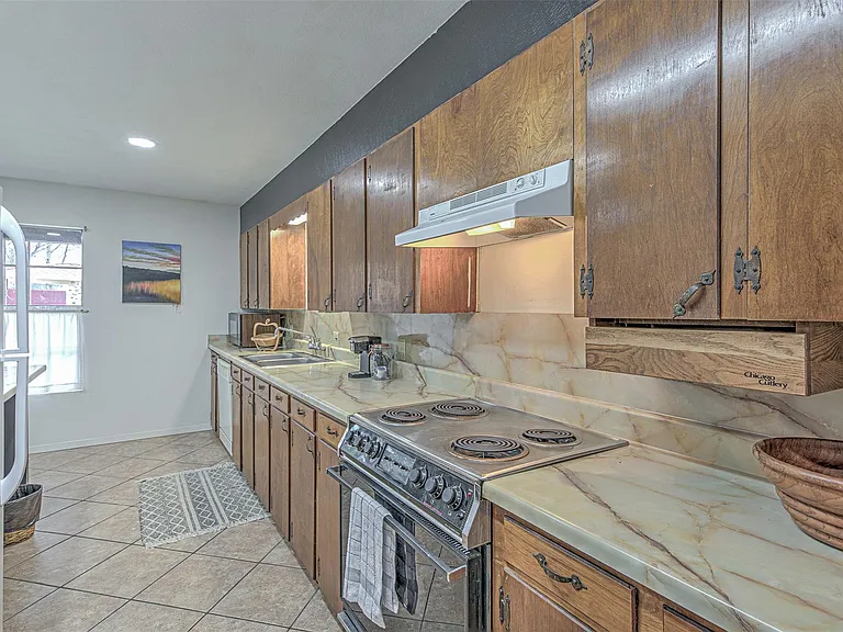 5304 Bedford — Photo 7