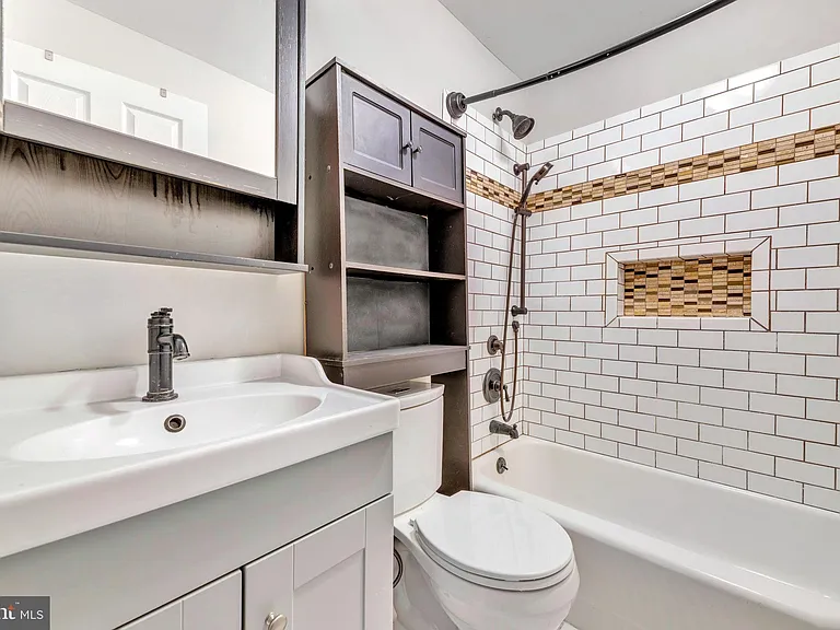 8206 Waterford Rd — Photo 8