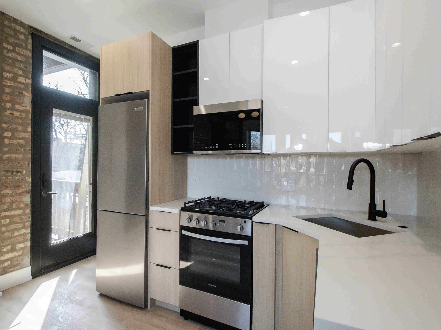1 bed, 650 sqft, $2,395 — Photo 2