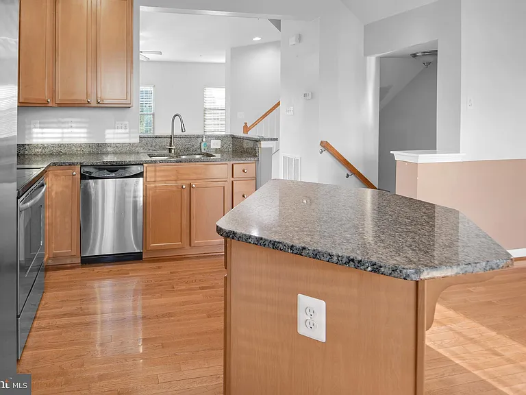 9611 Atterbury Ln — Photo 8