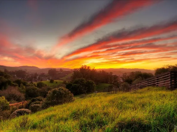 45 Augusta Circle, Petaluma, CA 94952