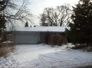 15W727 73rd St, Burr Ridge, IL 60527