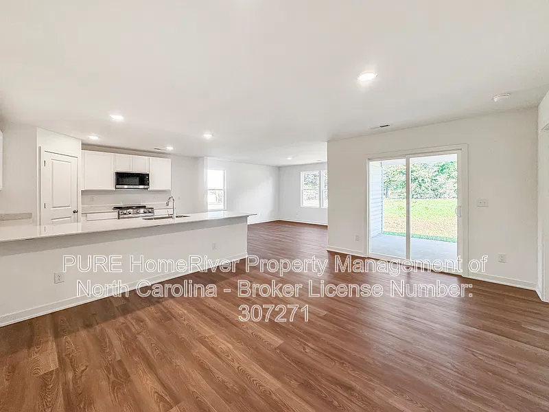 4 bed, 2.0 bath, 1773 sqft, $1,995 — Photo 1