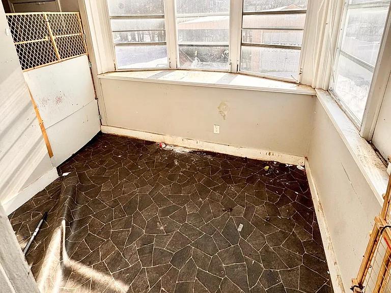 102 Benham St #4 — Photo 8