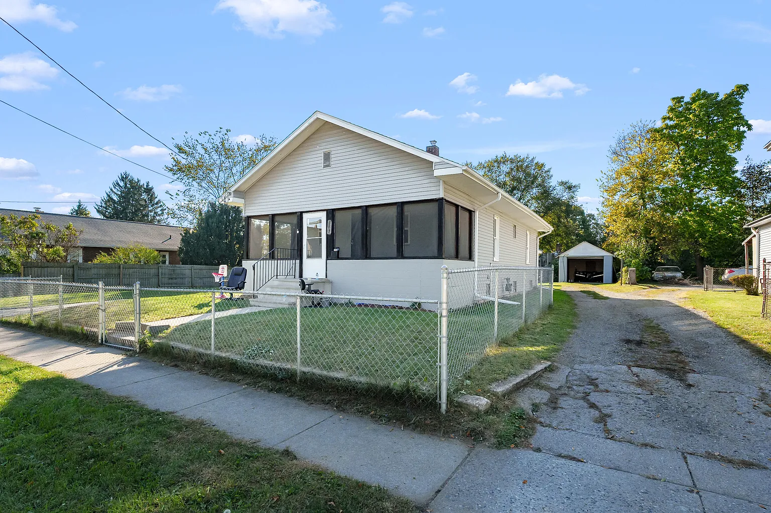 167 Hubbard St photo 1
