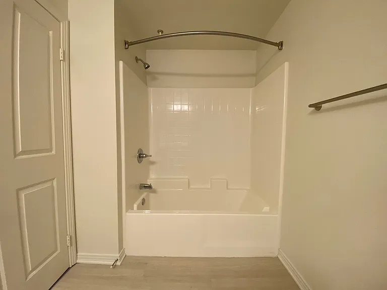 Aura NoHo Luxury Apartments — Photo 22