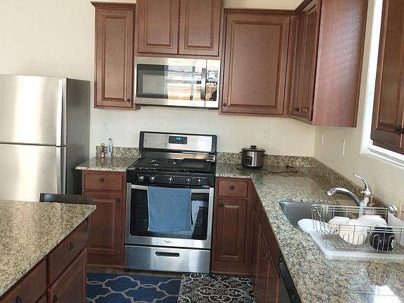 4th image of 713 Sandstone Dr