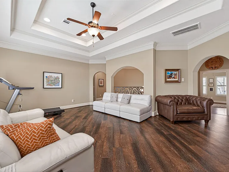 7414 Dayhill Dr — Photo 37
